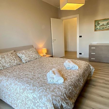 Elegante Appartamento Tre Amis - Doppio Garage & Free Wifi - Ac Centallo Eksteriør bilde